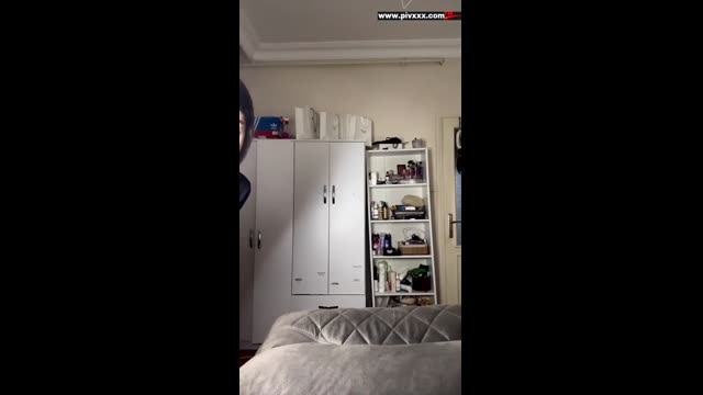 Siyah Body Çorapla Koltukta Rahat · Elanur Ayan İfşa Videosu